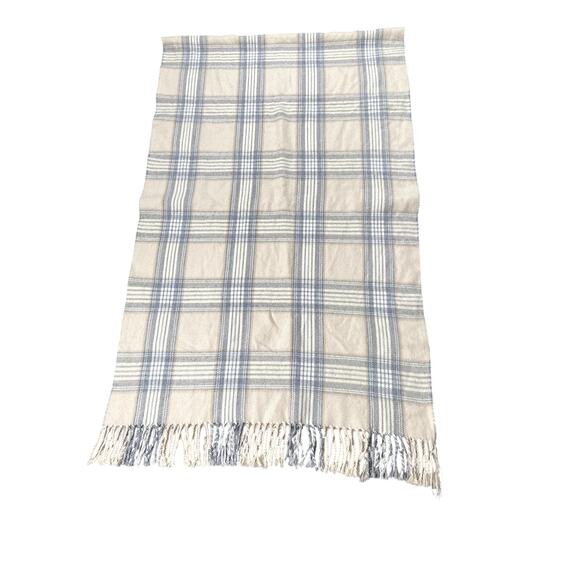 J.Crew Oversized Plaid Blanket Scarf 83x48 Soft Neutral Gray Cream Fringe - Picture 3 of 6